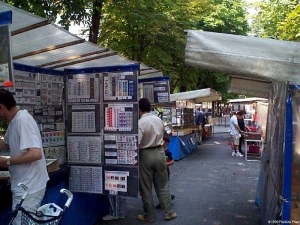 Les 30 ans des 4 jours de Marigny du marché aux timbres à Paris